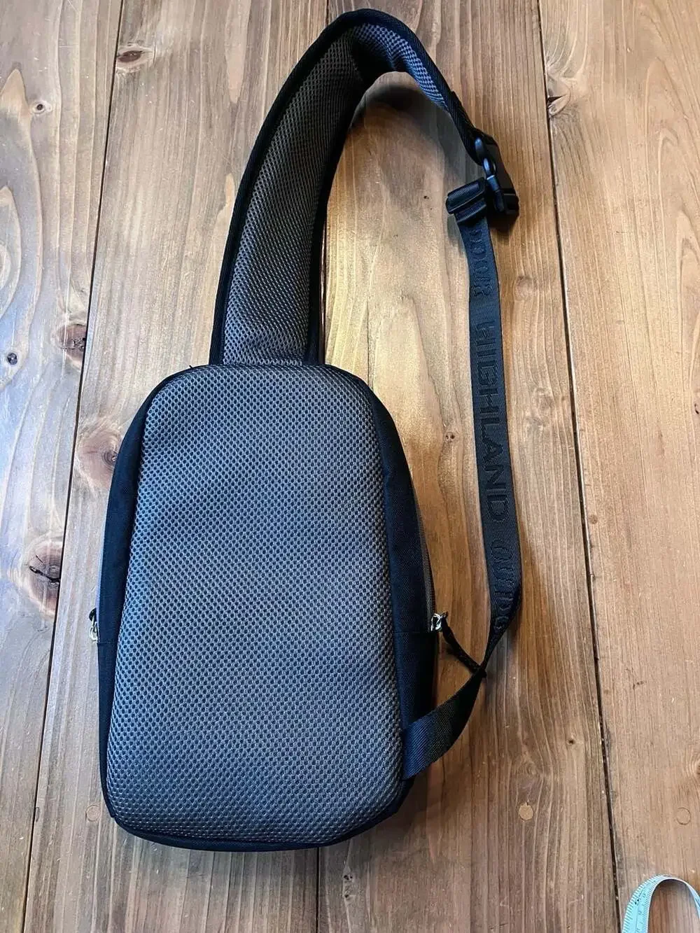 Highland Outdoors Black Crossbody Sling Backpack EUC